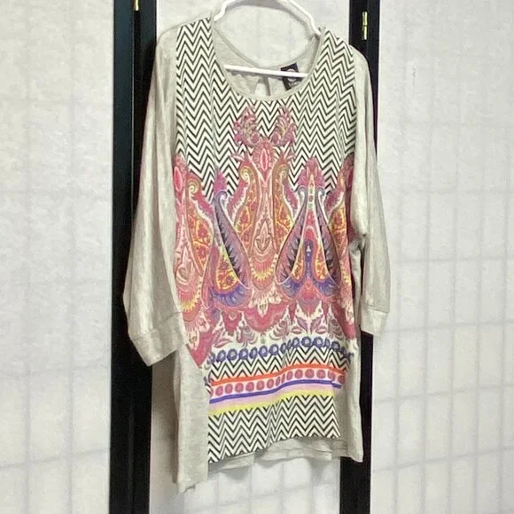 Bobeau Oversize Inset Print Front Keyhole Back Tunic Grey S Long Dolman Sleeve - Picture 3 of 13